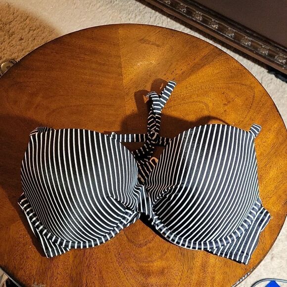 BRAND NEW SHADE&SHORE BLACK & WHITE STRIPE BIKINI TOP - Picture 3 of 11
